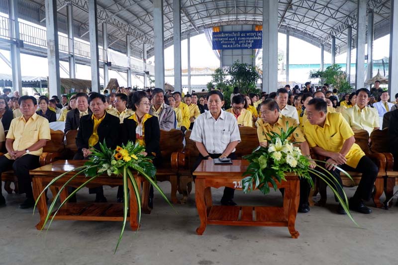 งานอ่างทองพรรณไม้งาม ครั้งที่ 1 เสกสรรค์พรรณไม้งามถวายพ่อหลวง  